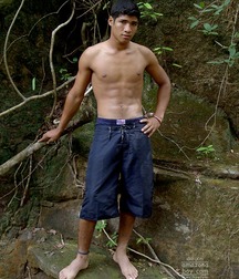 Adolfo 5a5c9c5455369.jpg