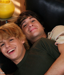 DL_Guiles_and_Javier 5a799e367e6e2.jpg