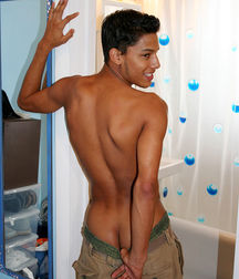 DuB_Aaron-01-02 5aa50d92e86f6.jpg