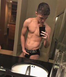 Attractive guys 58fe96b71a1d0.jpg