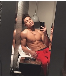 Shirtless and Sexy  5917599275eb7.jpg