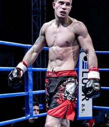 Shirtless and Sexy  591759bfdd34f.jpg
