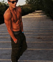 Shirtless and Sexy  591759d37926f.jpg