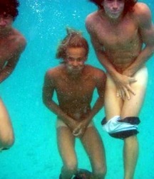 Shower Boys 5949d1b21e9f1.jpg