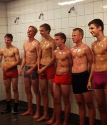 Shower Boys 5949d1bcb7e71.jpg