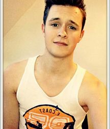 Horny  looks (no nude 01) 5d4cc244b39a8.jpg