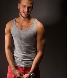 Horny  looks (no nude 01) 5d4cc250dd449.jpg