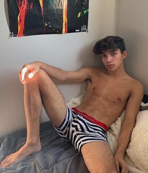 Modeling  5d2082d55f42c.jpeg