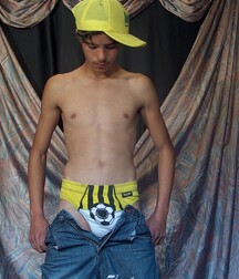 scooter boys amateur porn 5eddecbe3bdd1.jpg