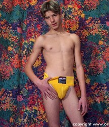 Sexy Boy gay tube show 5ee11653090e5.jpg