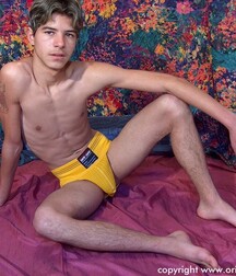 Sexy Boy gay tube show 5ee116672fd4f.jpg