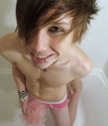 shirtless gay boys Scraps 2 5eea51575360a.jpg