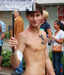 Shirtless not nude twinks 5eeafea777000.jpg