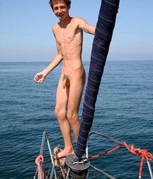 Mixed Nudes - Bathroom , Beach, Lockerroom and Shower 5f08a327896de.jpg