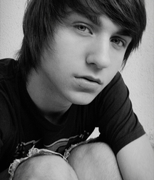 Alex Evans 58deb5fa50a6d.jpg
