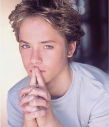 Jeremy Sumpter 5b500307c98a7.jpg