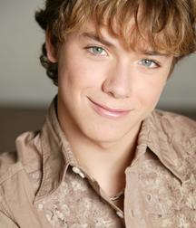 Jeremy Sumpter 5b50038295a4d.jpg
