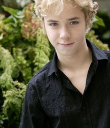 Jeremy Sumpter 5b500413b8dc5.jpg