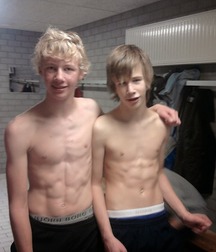Cute boys 3 56c06fb2071ba.jpg