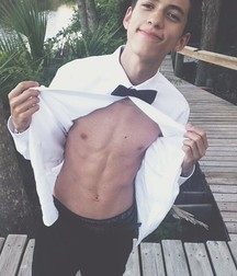 Cute boys 9 58b6bf4f6a157.jpg