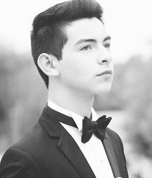 Hot boy 3 58b8237bd161e.jpg