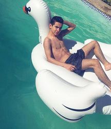 Hot boy 3 58b8237daf3e1.jpg