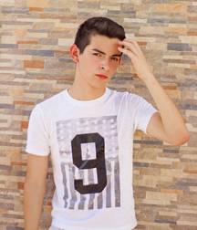 Hot boy 3 58b82397cced6.jpg