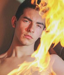 Hot boy 3 58b823ab6c2c0.jpg