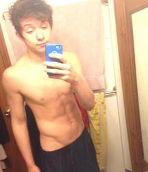 Cute boys 12 58b9c9f8bb431.jpg