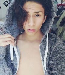 Hot boy 9 58d00285e7f8e.jpg