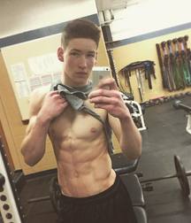Hot boy 10 5a63a4642d6dc.jpg