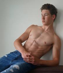 Hot boy 10 5a63a46bad319.jpg