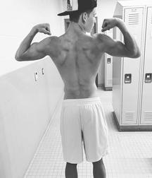 Hot boy 10 5a63a47c1e402.jpg