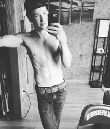 Hot boy 10 5a63a482c4aa0.jpg