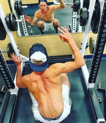 Hot boy 10 5a63a485cdd27.jpg