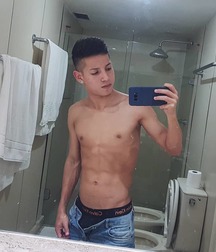 Hot boy 11 5a6f9f71af523.jpg
