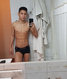 Hot boy 11 5a6f9f7e086a2.jpg