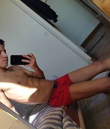 Hot boy 11 5a6f9f80a7cdd.jpg