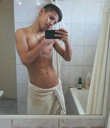 Hot boy 11 5a6f9f8b4c90f.jpg