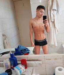 Hot boy 11 5a6f9f8f41e51.jpg