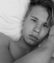 Hot IG Boy 1 5a71cacd68ad4.jpg
