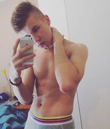 Hot IG Boy 1 5a71cad239db7.jpg
