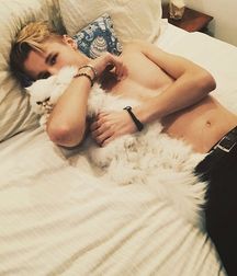 Hot IG Boy 1 5a71caeb263bf.jpg