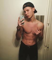 Hot IG Boy 1 5a71caec67930.jpg