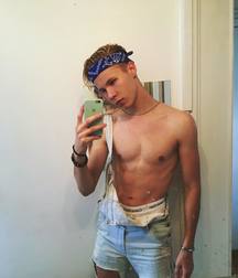 Hot IG Boy 1 5a71caee31402.jpg