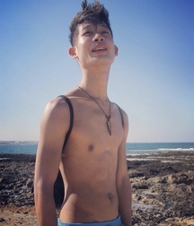 Hot IG Boy 2 5a71cdaf41b77.jpg