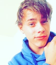 Hot IG boy 3 5ab6af5396471.jpg