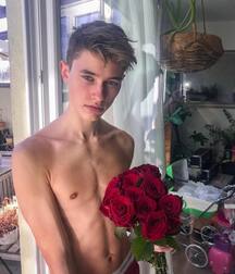 Cute boy Noah 5f95a425b39e2.jpg