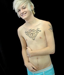 Nudist 58406f988b2db.jpg