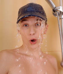 Lukas more pics. 5a07658dd489f.jpg